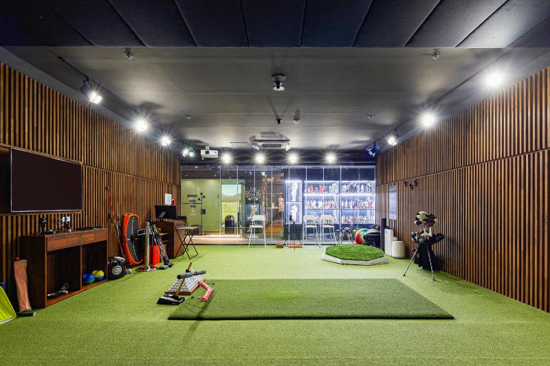 简约高雅的杰诺姆高尔夫球室内设计-2
