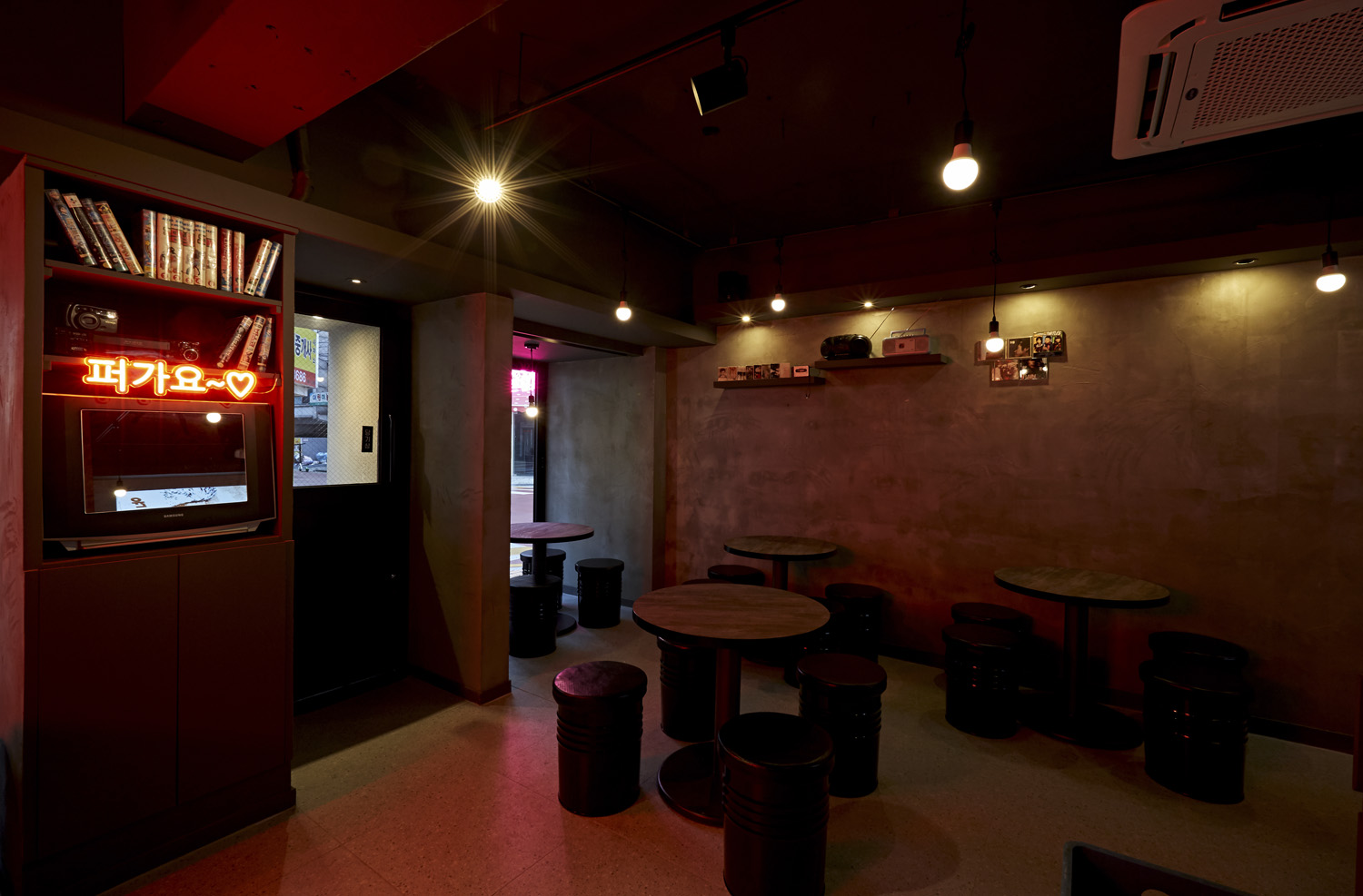 15 坪复古小酒馆，打造独特魅力空间-5