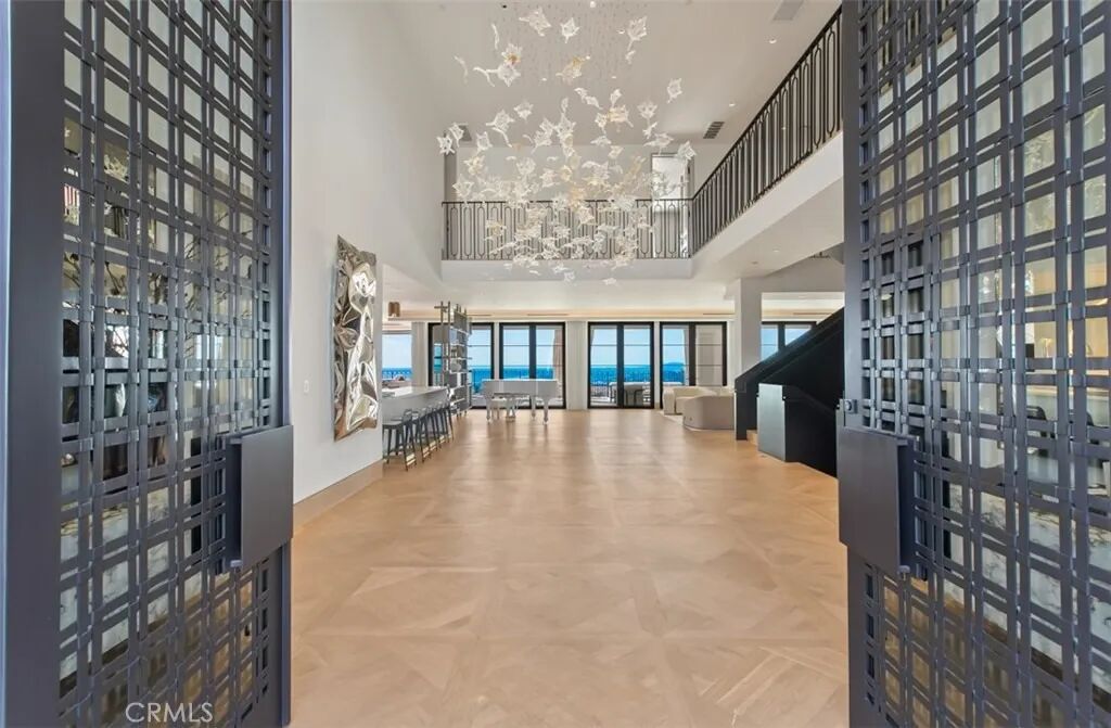 7Sailview-邂逅现代豪宅美学：建筑与室内设计的双重盛宴-10