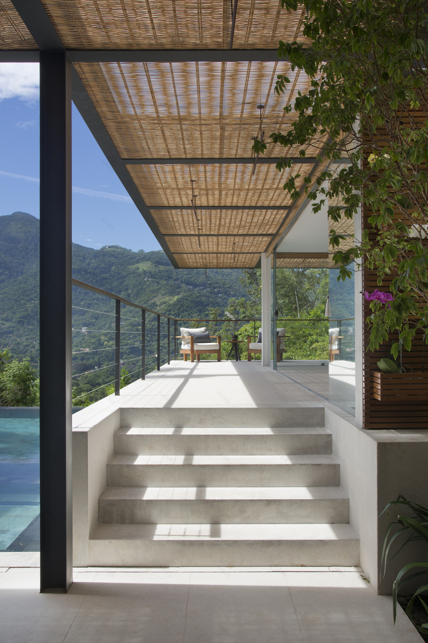 里约热内卢绿意盎然的无界泳池别墅-1