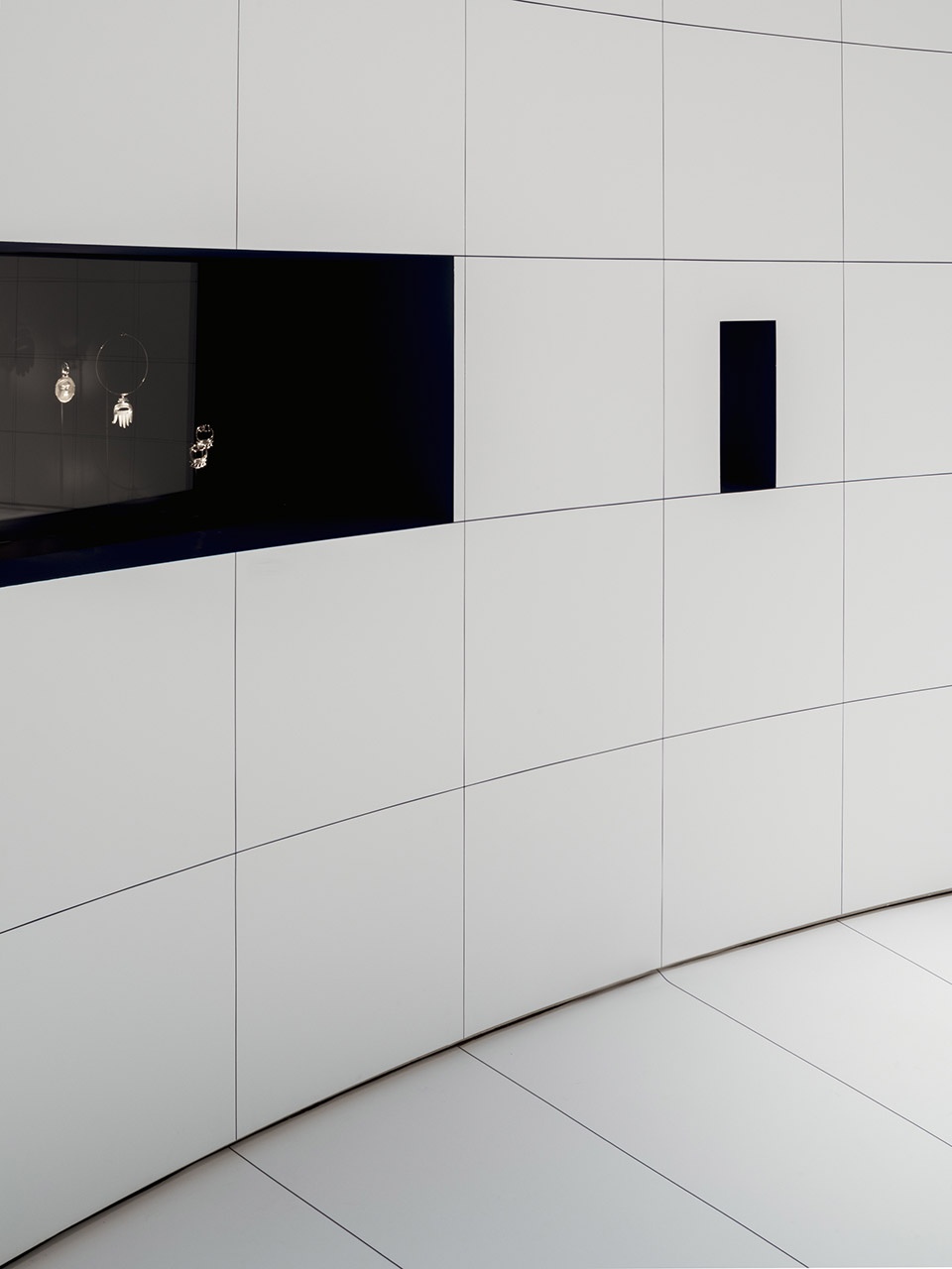 Beyond Space 打造 DIVA 博物馆革命珠宝展陈设计-32