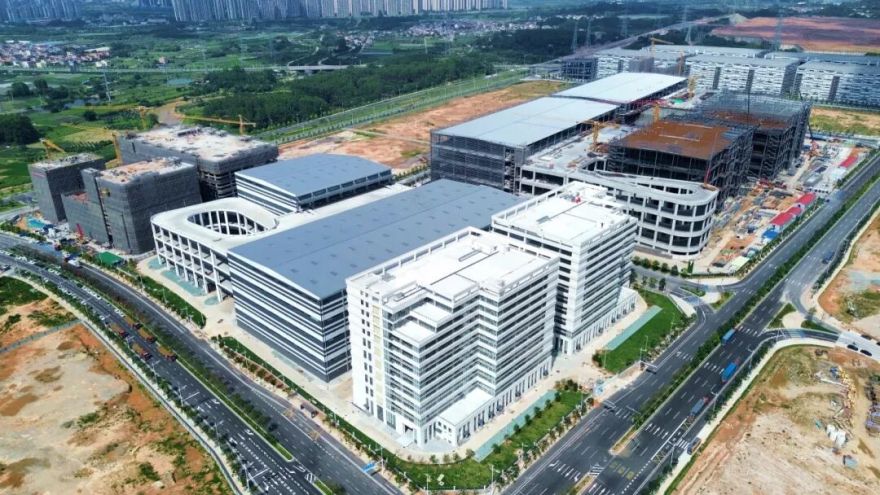 助力国家物流枢纽建设!中建八局这座跨境电商产业园竣工-7