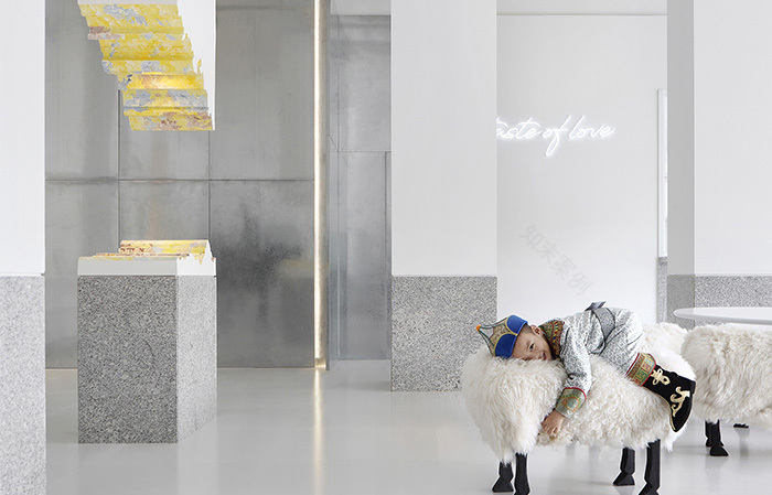 羊背上的甜品店,鄂尔多斯 / 尔我空间设计研究室-26