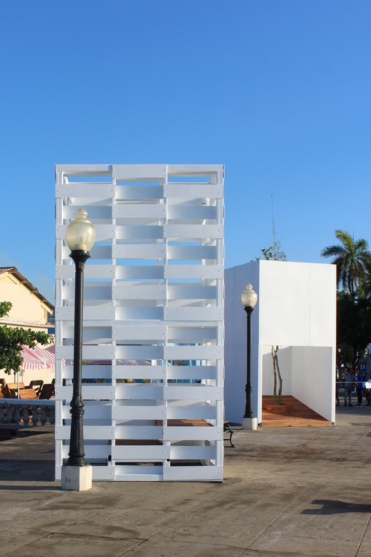 海洋之城的白色三棱镜-23