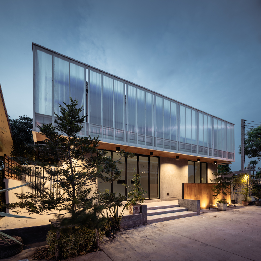 泰国 Petchaburi 私人住宅与诊所，和谐融入环境，功能与美学兼具-36