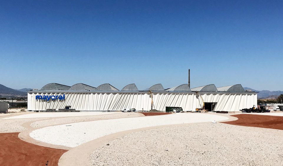 西班牙旧工厂翻新,韵律几何新风貌-23