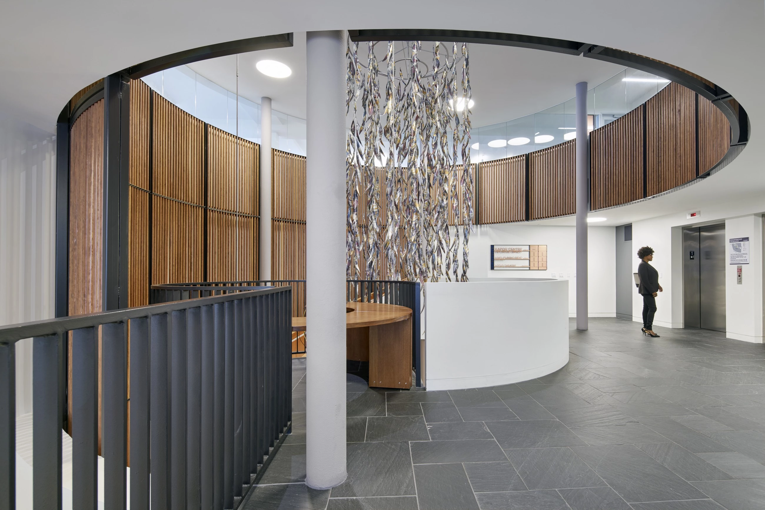 连接开放民主，Kapor 中心打造温馨社交空间-34