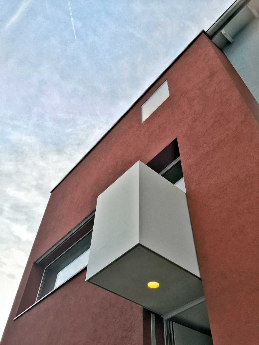 德国五彩斑斓小镇中的红色诗意住宅-18