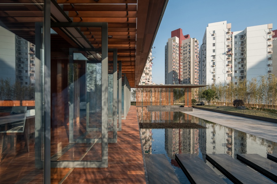 上海屋上三间会务空间·致正建筑的轻钢架构绿意空间-47