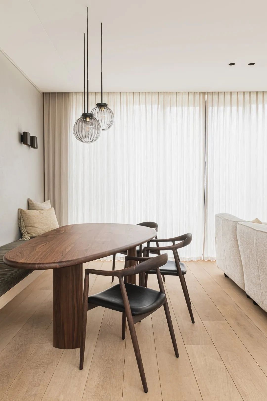 极简奢华的空间美学 · 比利时 Kortrijk jk House丨Laura Calleeuw-33