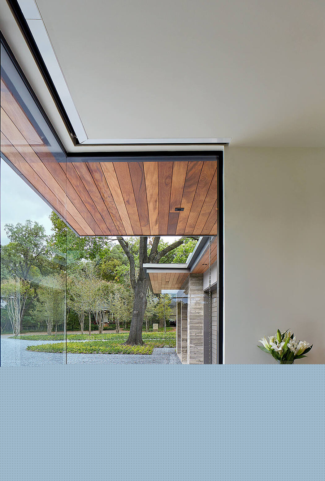 达拉斯隐藏池塘的中世纪住宅设计丨美国达拉斯丨Larue Architects-5