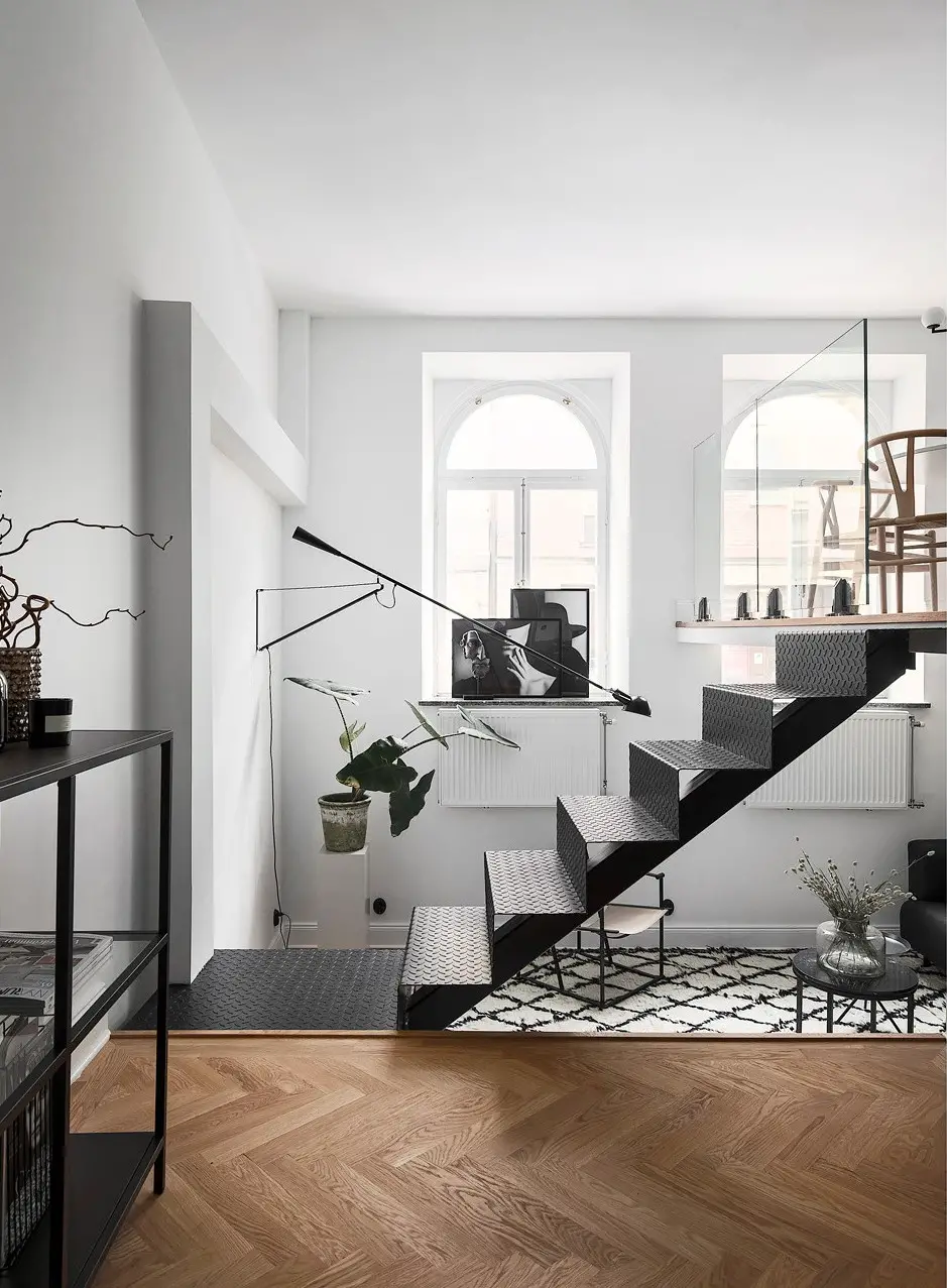 55 平米公寓惊奇布局，餐厅设在高处-3