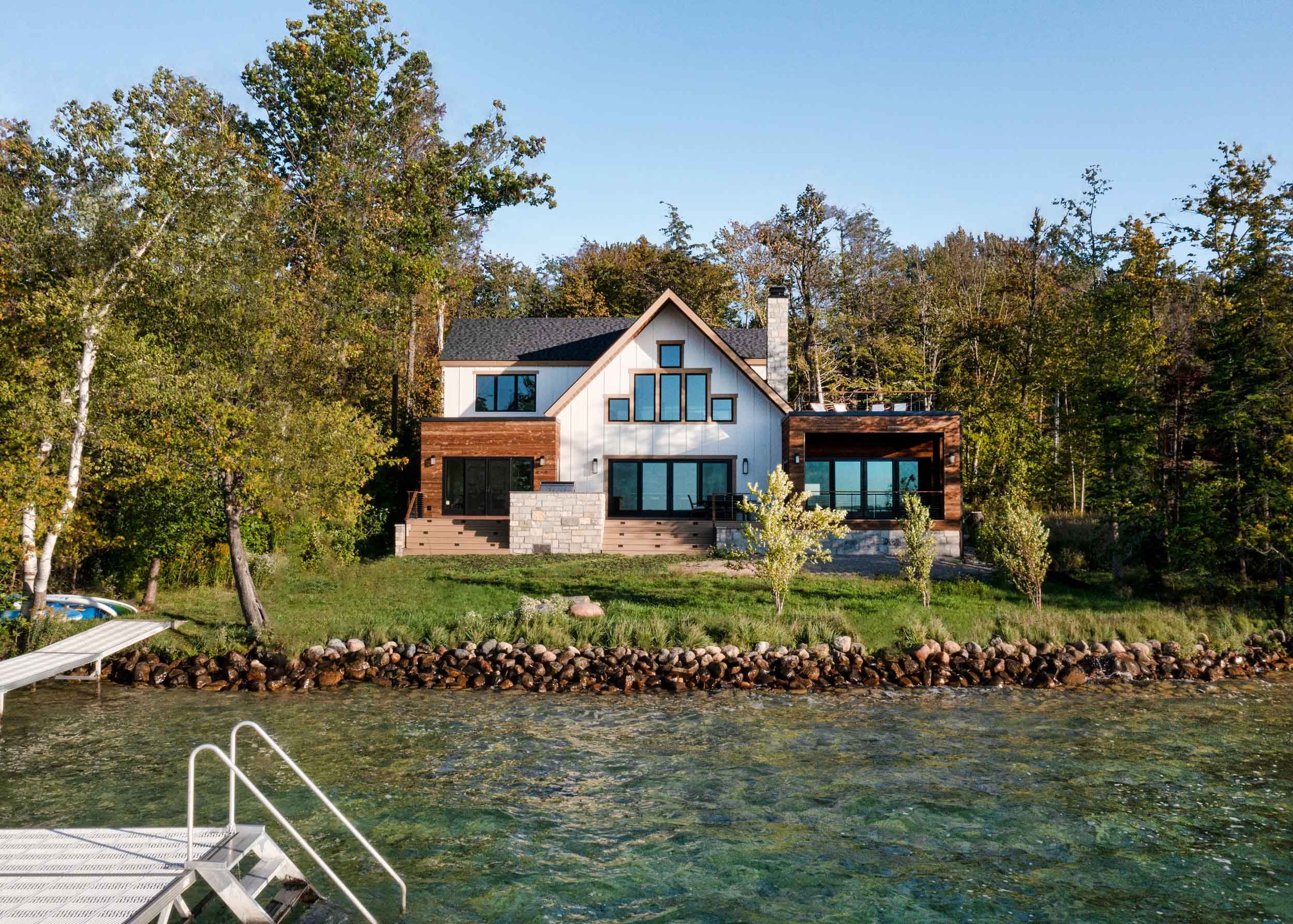 海滨休憩处（Haven常见有避难所、安息所等意思，这里结合Shoreline理解为海滨可供人放松休憩的地方，海滨休憩处较为贴合语境） 丨美国密歇根丨Myefski Architects-0