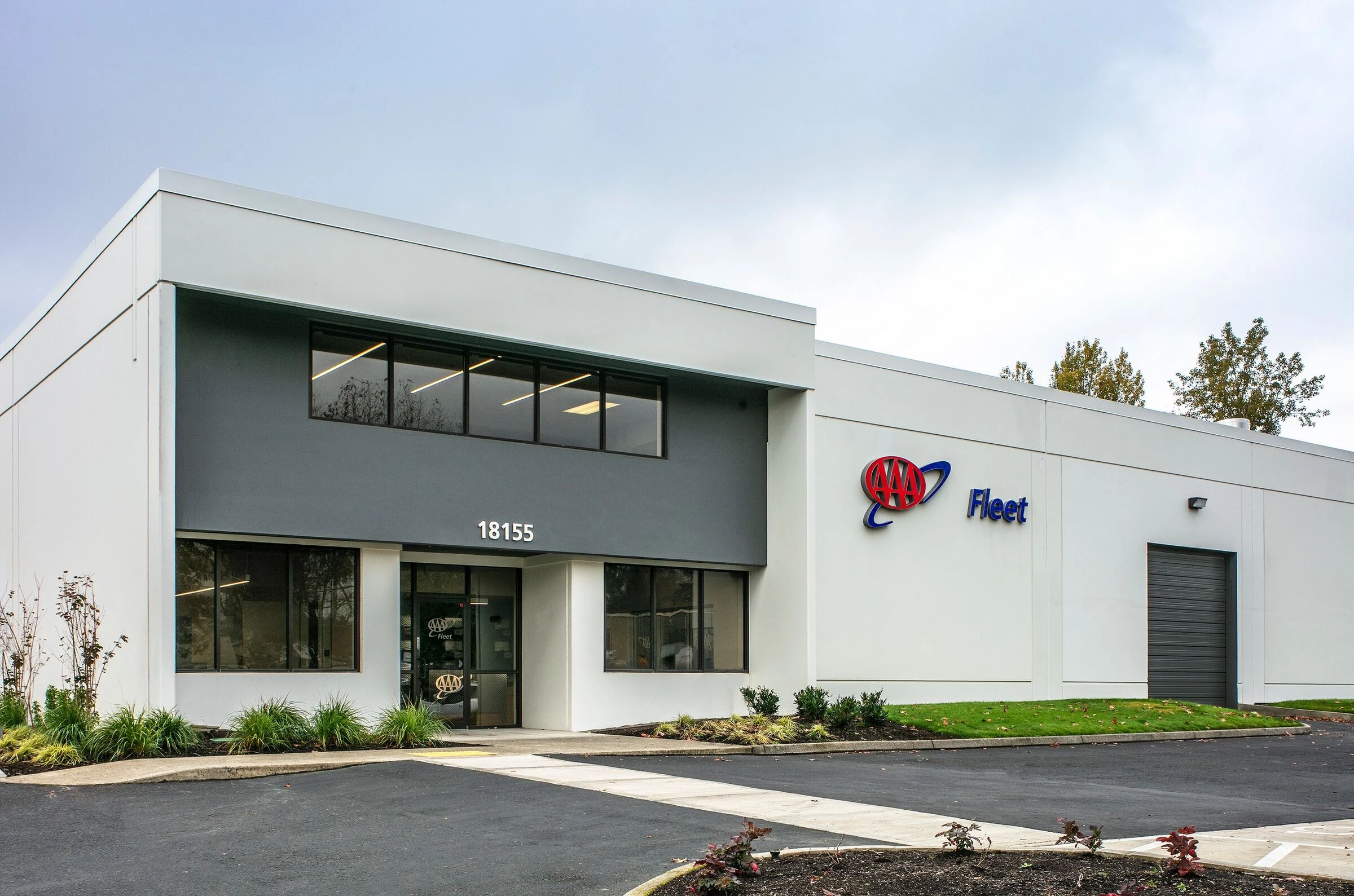 美国 AAA Tualatin 服务中心，优化空间利用与节能设计-8