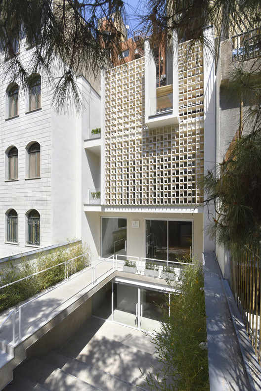 伊朗 Tehran JEE Gallery 嵌套式景观画廊设计丨伊朗德黑兰丨Alborz Nazari,Amin Hosseinirad-11