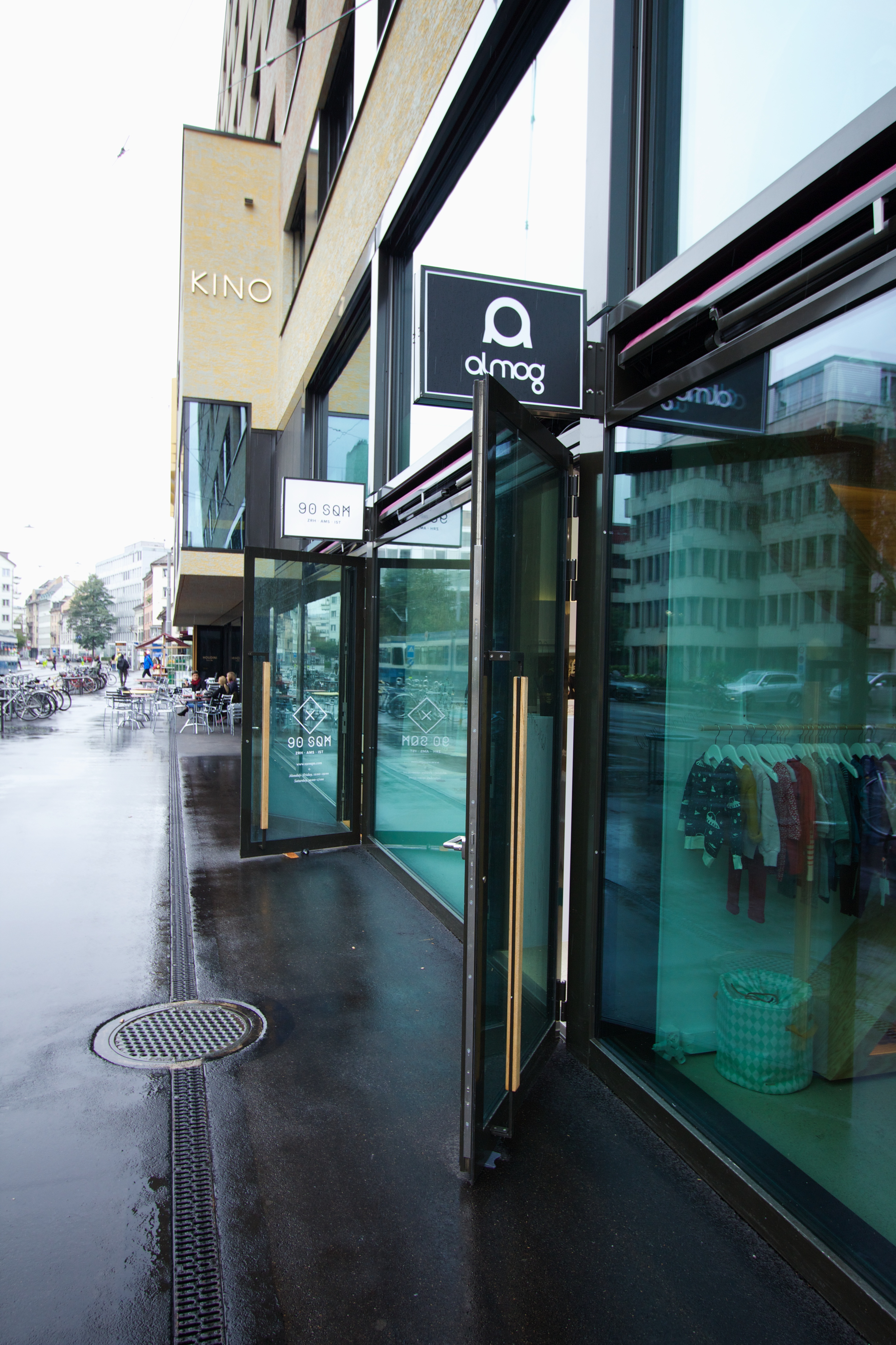 瑞士阿尔莫格珠宝店 | 沉船寻宝的室内设计-34