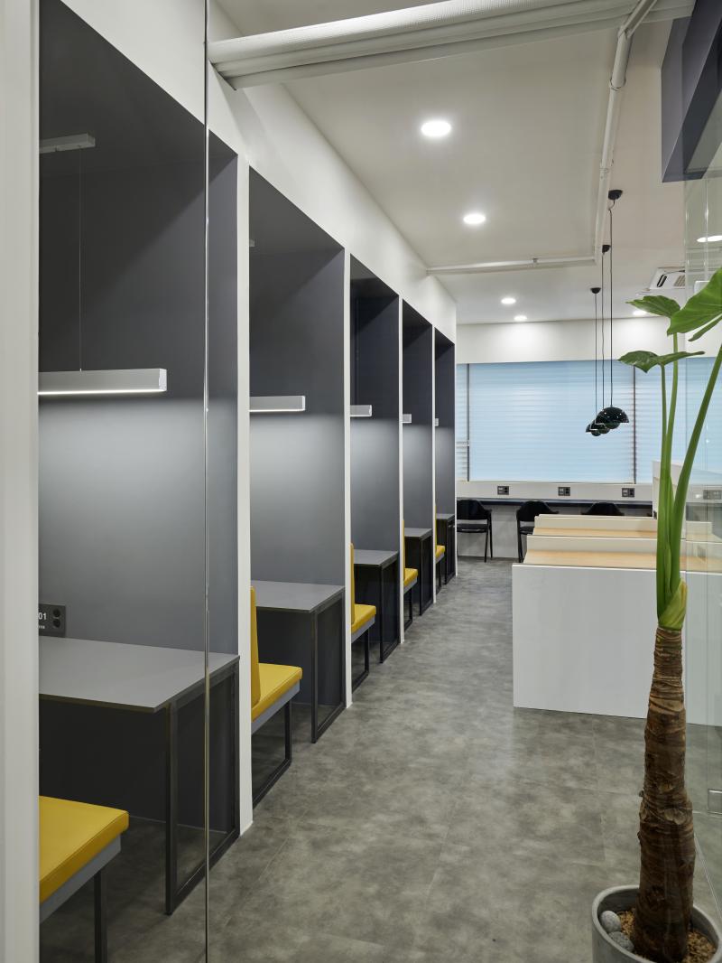 首尔 50 平极简咖啡厅，打造温馨交流空间-6