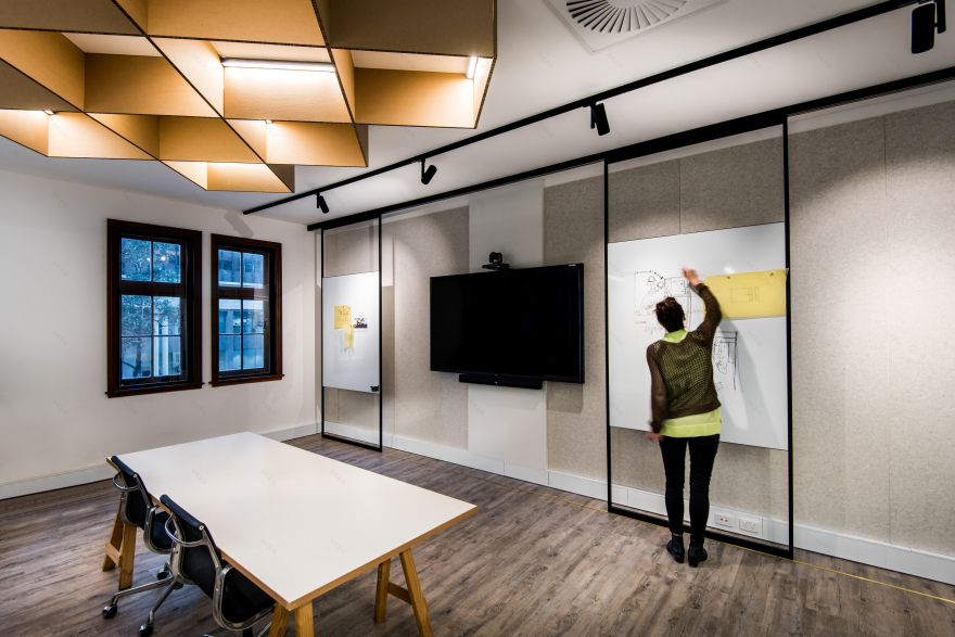 Track 230V Surface | Track 230V | Illuminazione architetturale | Modular Lighting Instruments-10