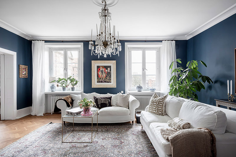 深蓝花卉壁纸 | 瑞典哥德堡大胆斯堪的纳维亚公寓设计-3