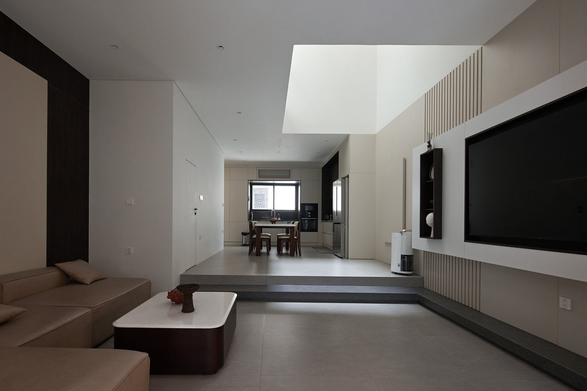 仁义之家；义之家（这里Yen Nghia可能对应越南语的Nhân nghĩa，是仁义的意思，在没有更多背景的情况下推测翻译，Yen Nghia直接音译可成延义等，但音译表意不明确，凭借较常见越南语语义选择意译） 丨越南河内-6