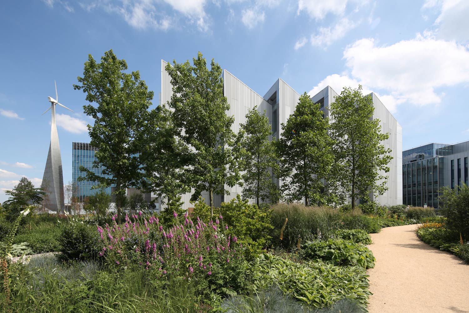 天空英国总部 | 绿色生态的办公环境-12