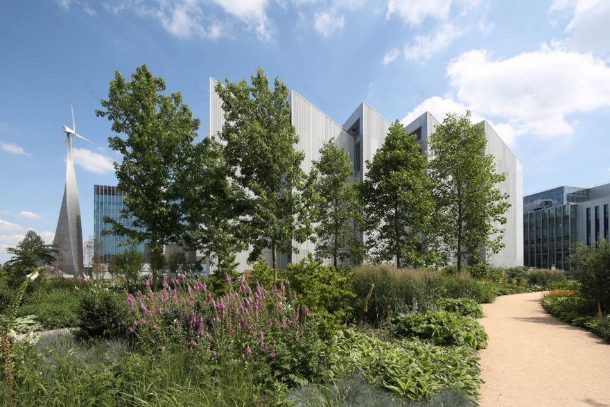 天空英国总部 | 绿色生态的办公环境-12