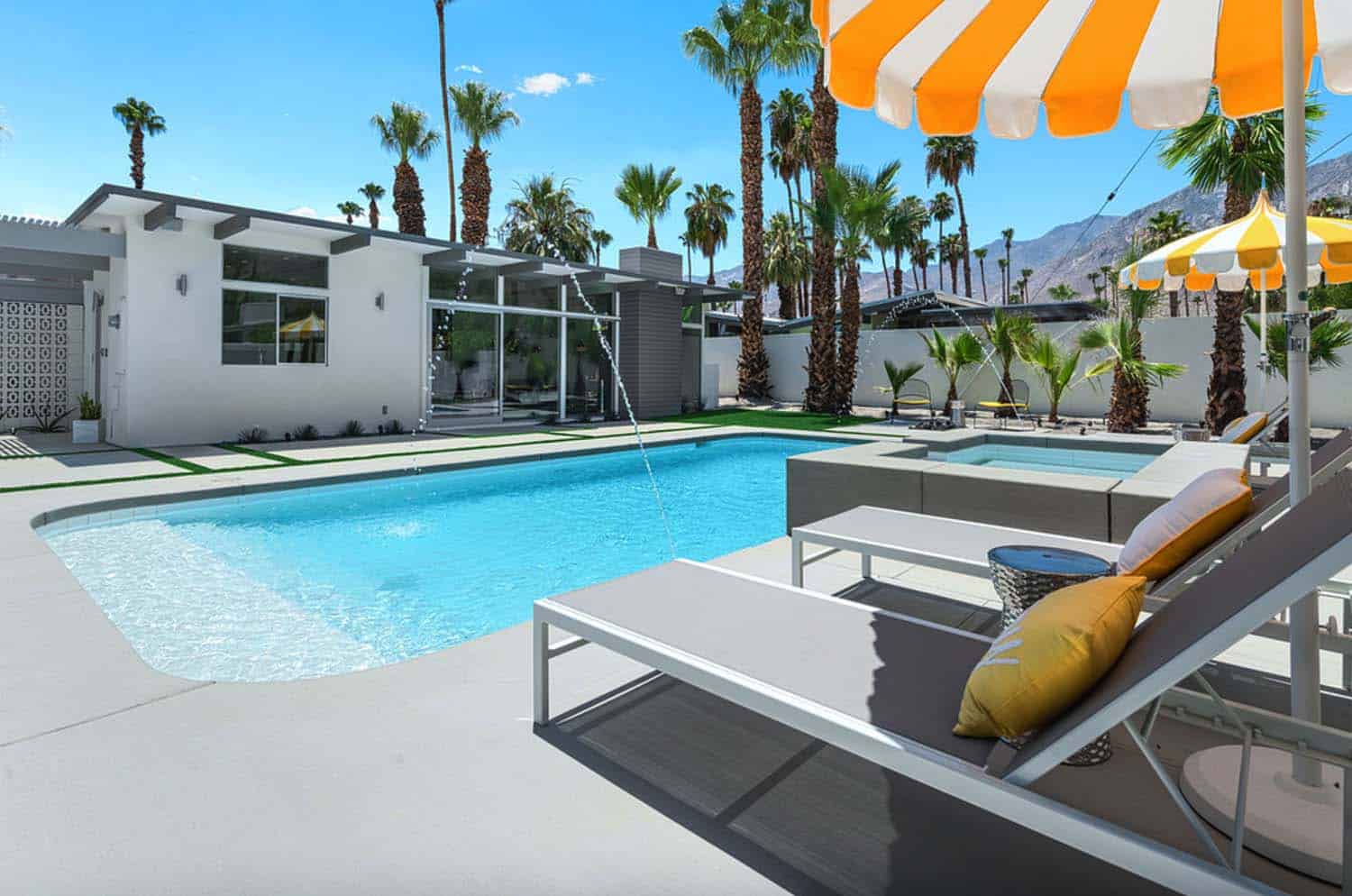 Midcentury dream retreat with a poolside paradise in Palm Springs-24