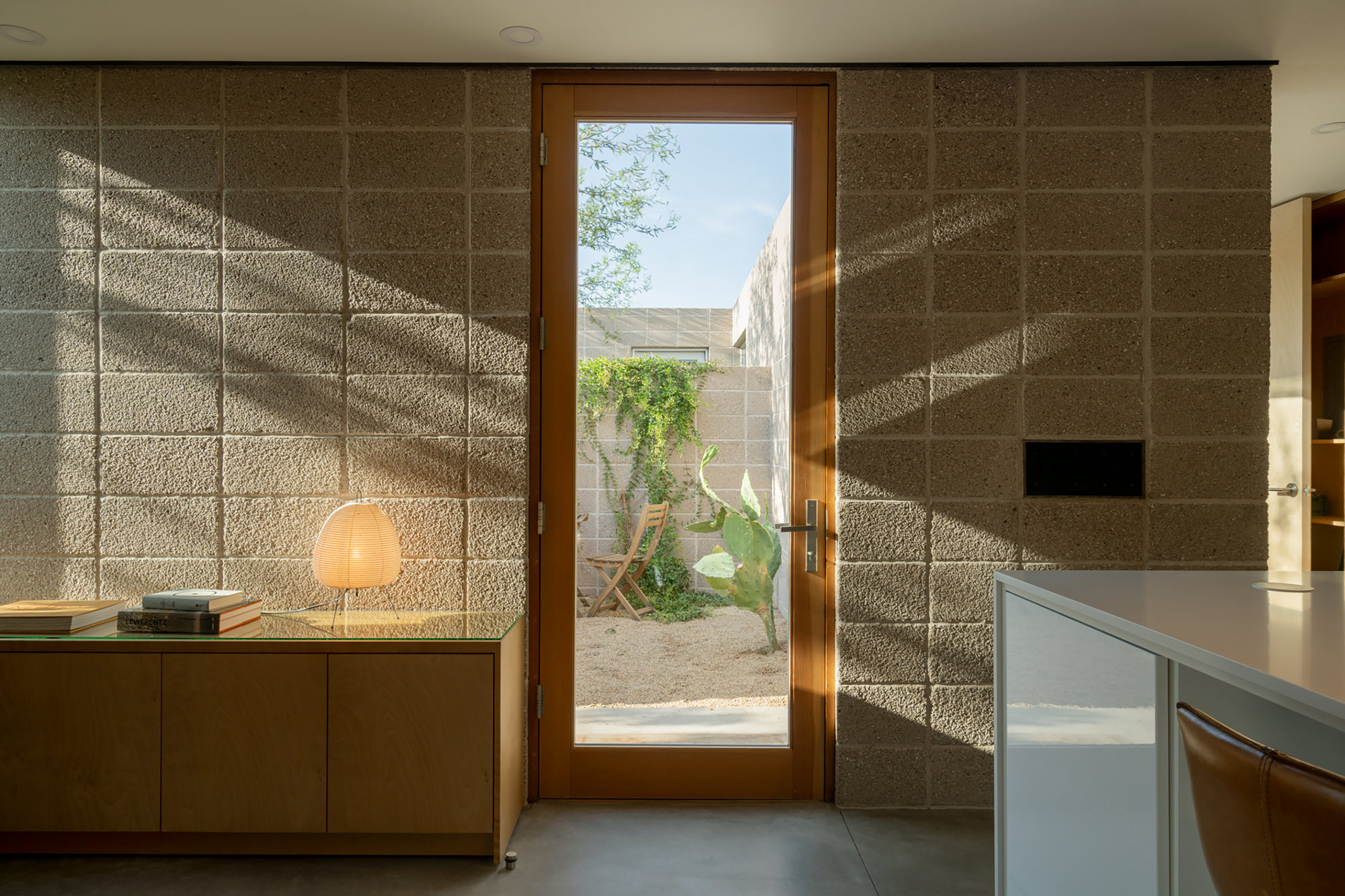 棕榈隐居处丨美国丨Benjamin Hall Design-17