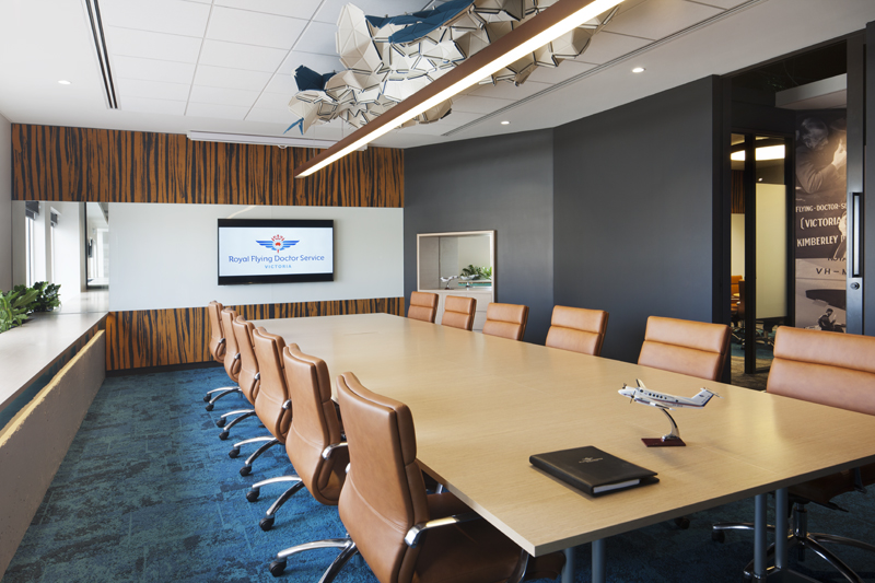 皇家飞行医生服务办公室——经济实惠的慈善办公空间设计-14