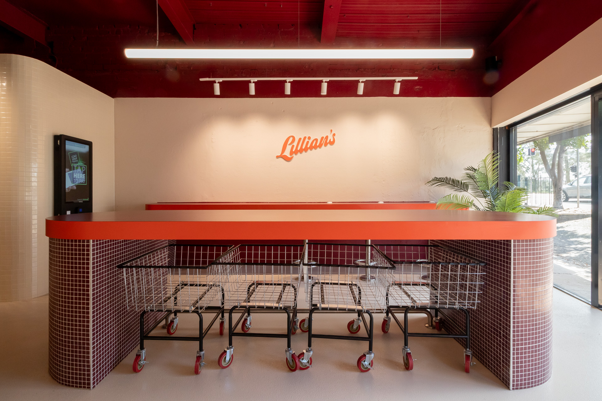 LILLIAN'S LAUNDROMAT-25