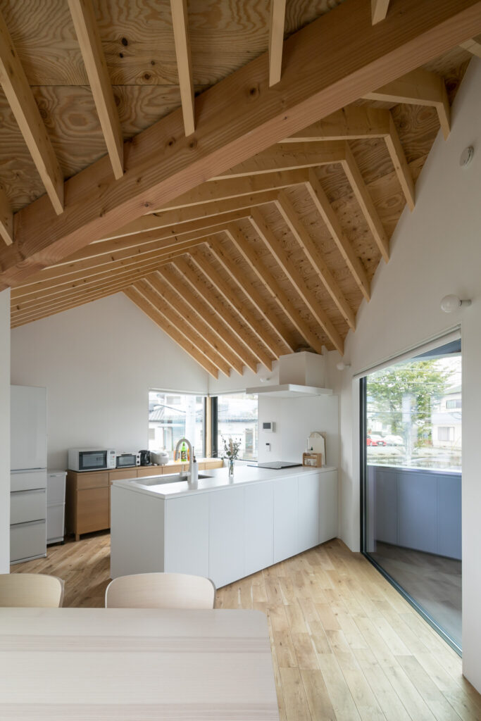 工房併設の住まい　木の温もりと開放感にあふれるのびやかなLDK空間 | Style of Life | 100%LiFE-7