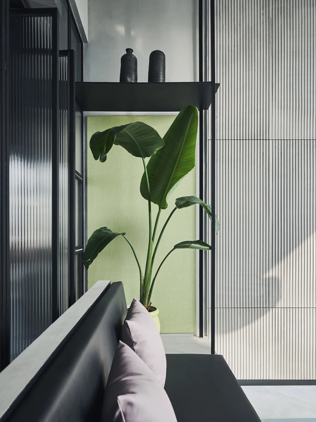 "Velox Motors Offices | 现代工业风格的灵活办公空间"-31