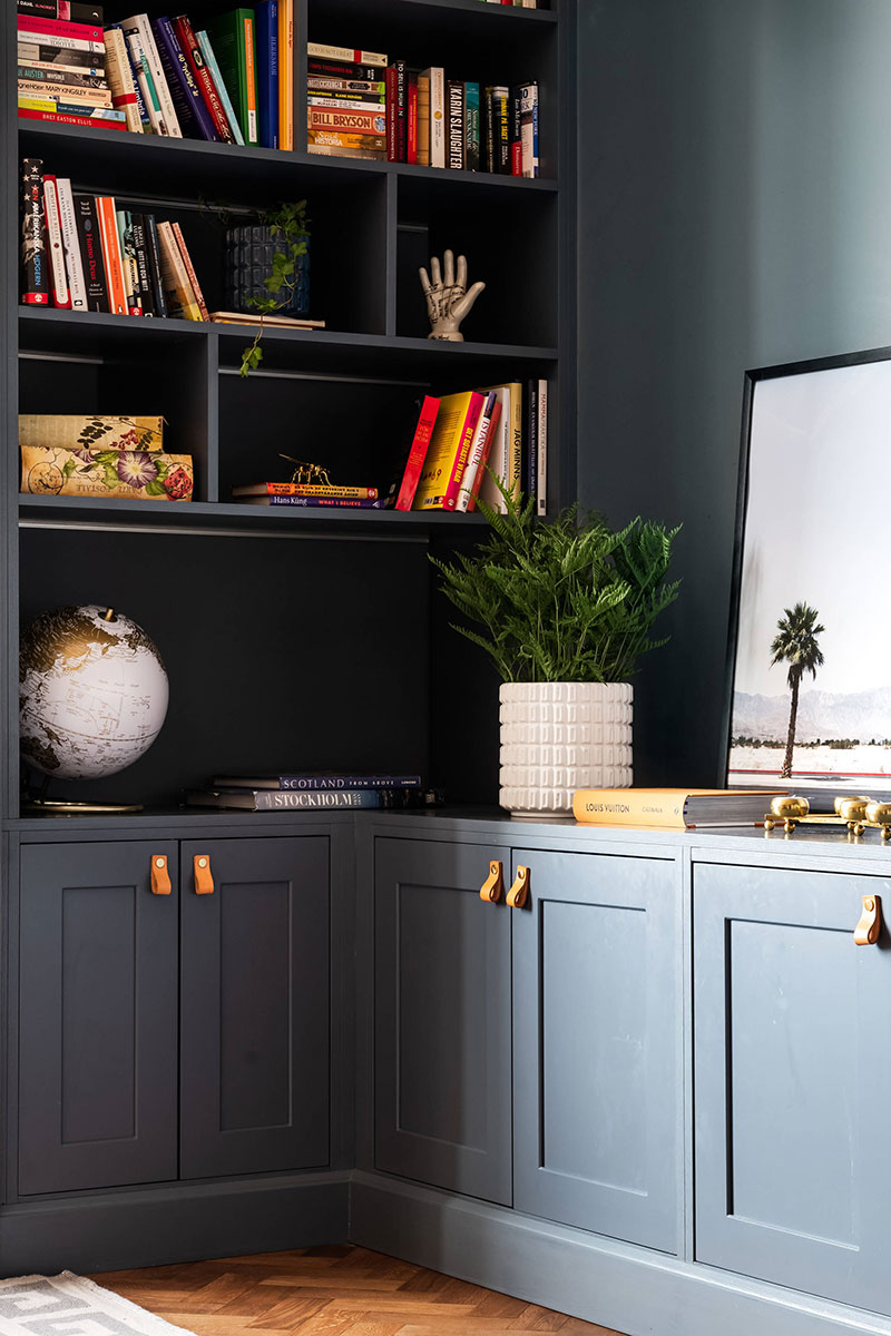 斯德哥尔摩两层公寓，白色调顶层卧室打造宁静空间-4