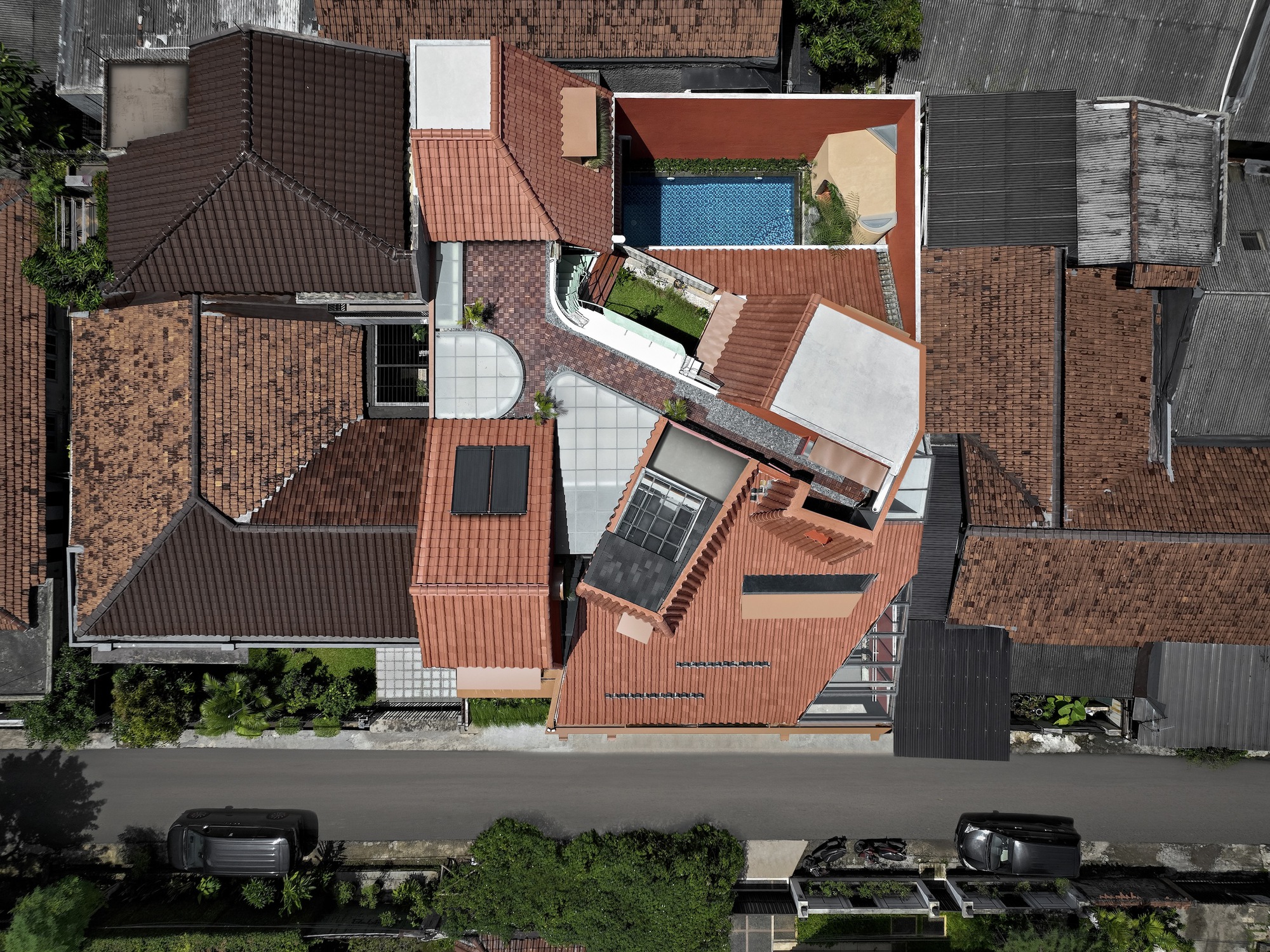 心烦意乱的房子丨印度丨Ismail Solehudin Architecture-55