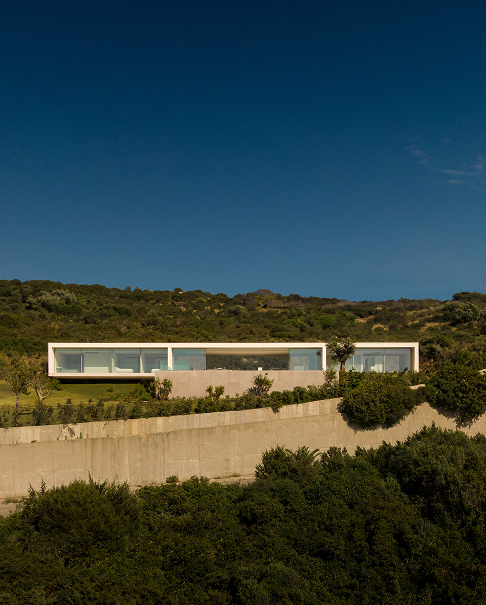 空中之屋 · 嵌入山体的宁静海景住宅丨Fran Silvestre Arquitectos-11