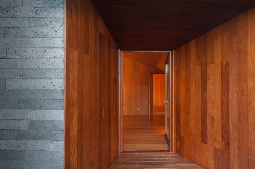 湖畔双砾,葡萄牙 / Aires Mateus-52