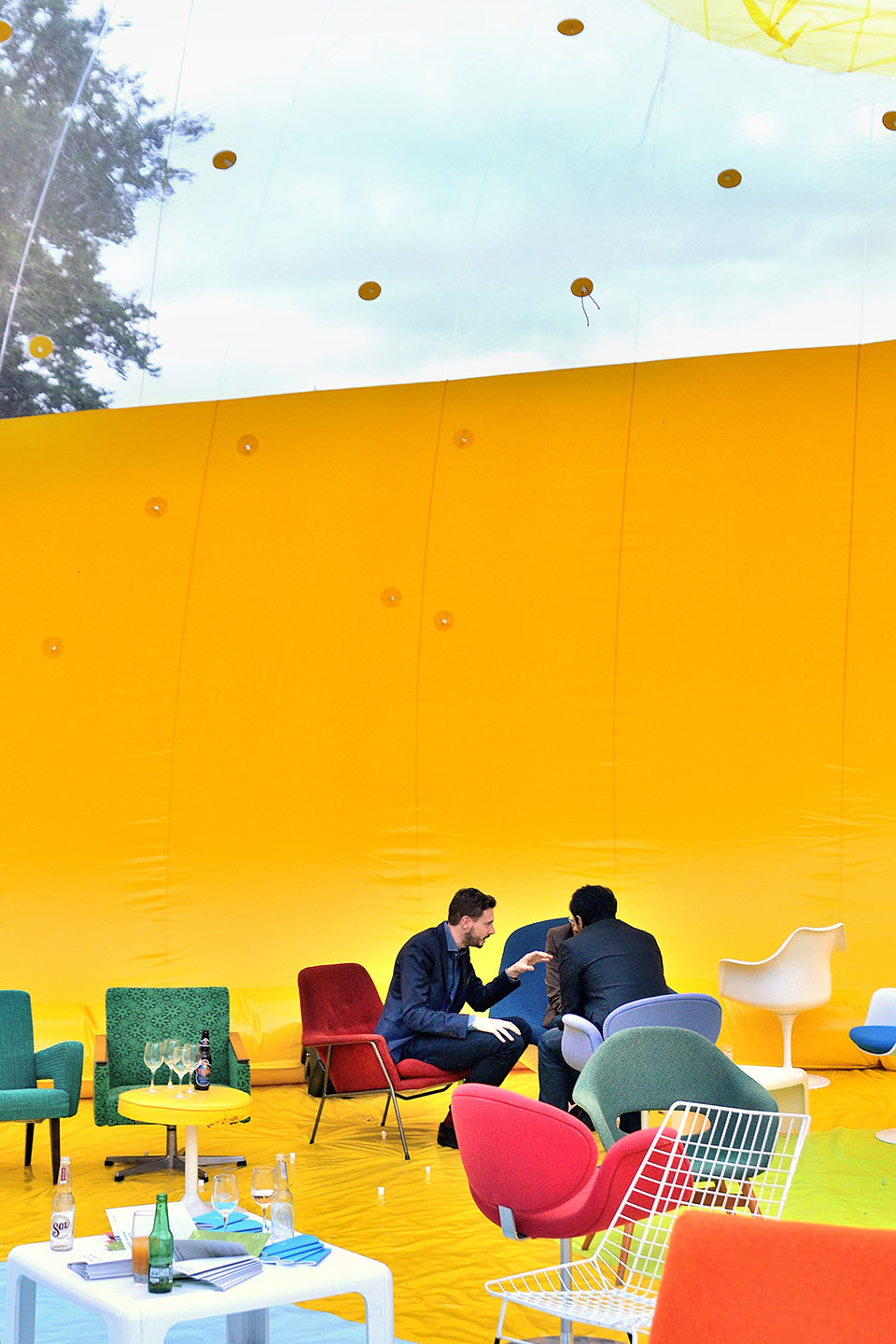 东伦敦的黄色大泡泡 / Dosis-20