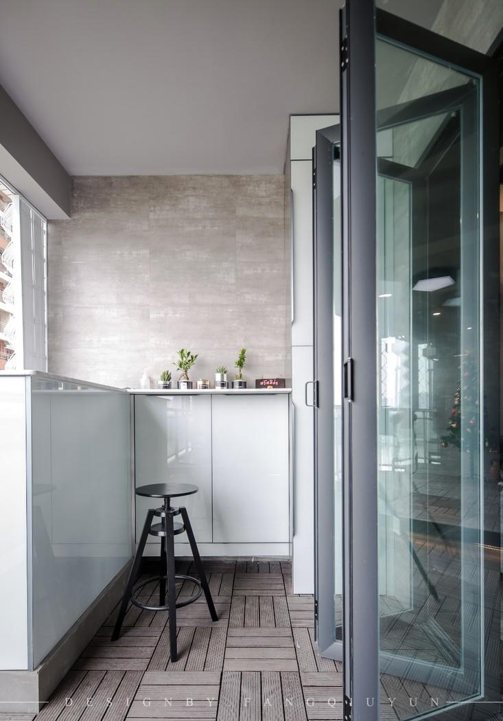 灰色调开放式家居设计,巧妙收纳空间利用-31