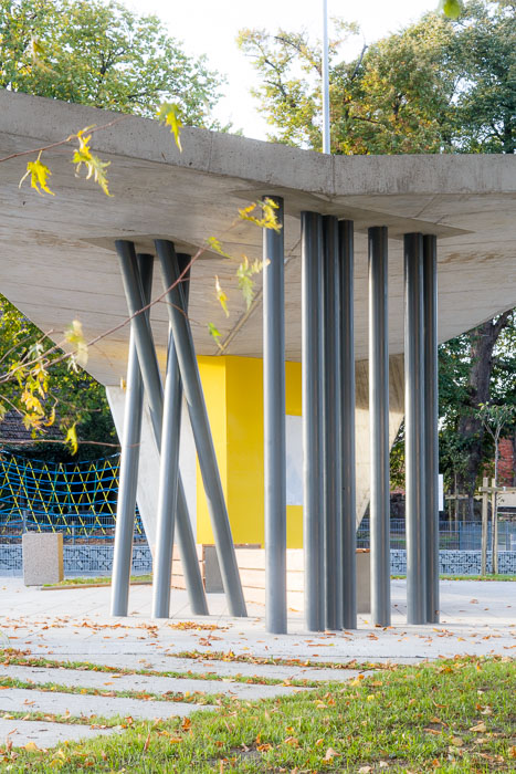 瓦韦尔尼察的乡村广场-20