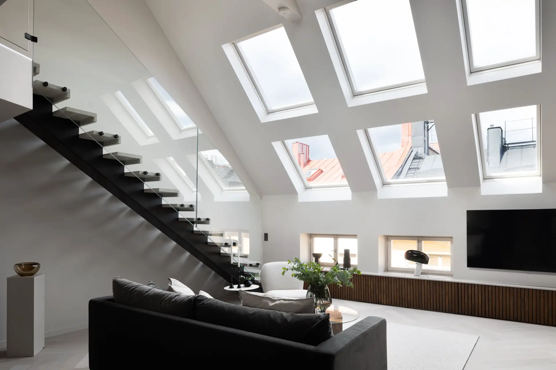 瑞典独特设计复式公寓，尽享城市宁静美景-6