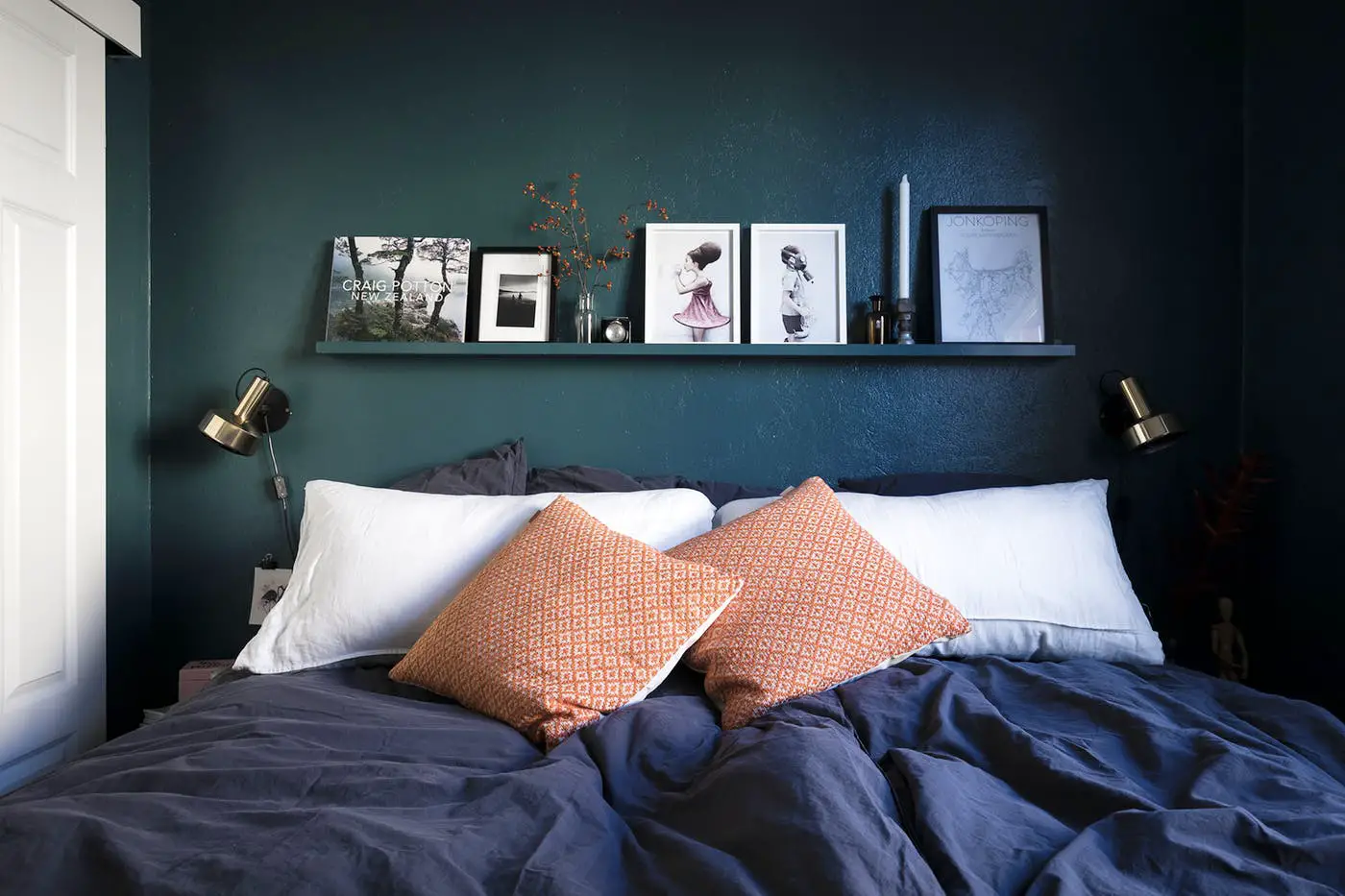 瑞典色彩家居设计 | 深蓝灰的温馨公寓-17