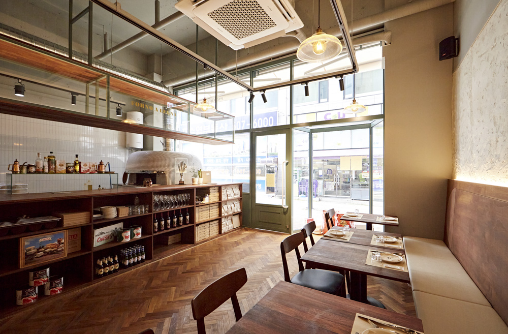 白色与木色交织的 20 平米小空间魔法-9