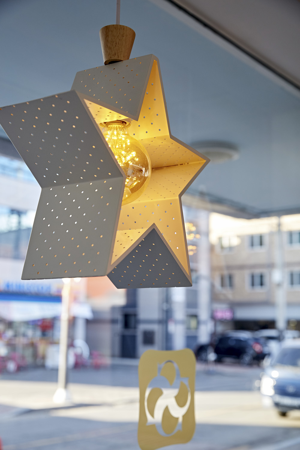 极简 7 坪商店装修，素雅白色诠释精致生活-13