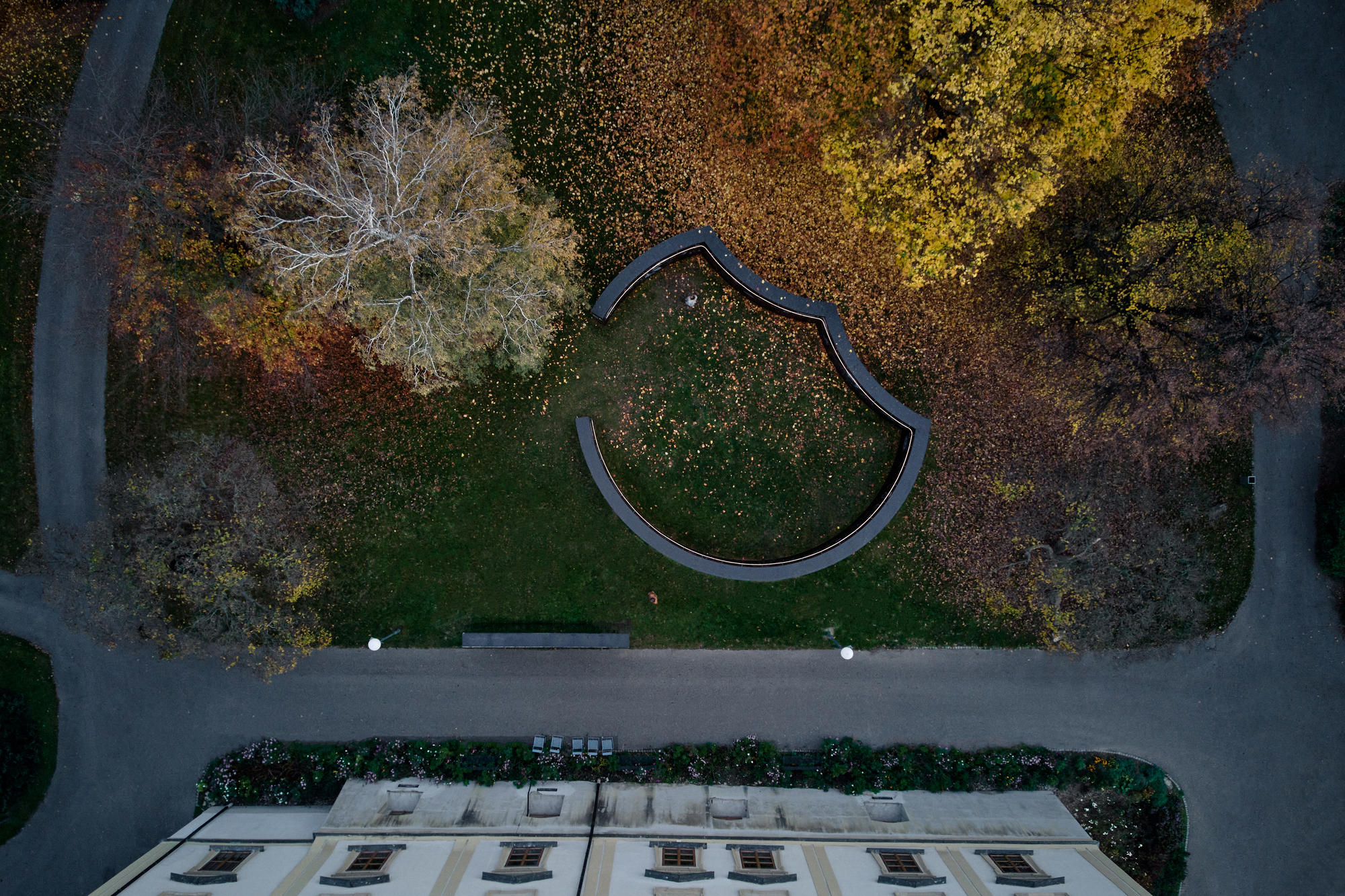 Mirrors of Zlín Installation / Loom on the Moon-38