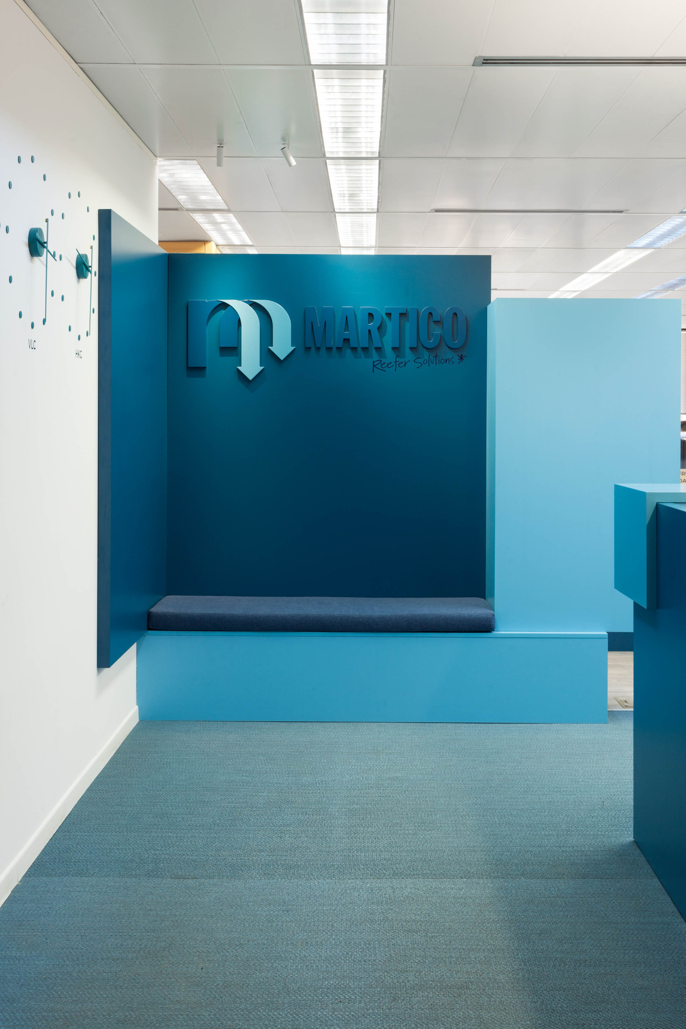 面向 Turia 公园的视野开阔办公空间-16