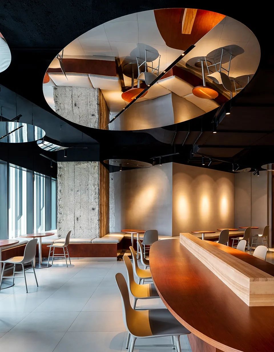 上海 SEESAW COFFEE 店 | 户外舒适感与咖啡豆镜子的创意设计-22