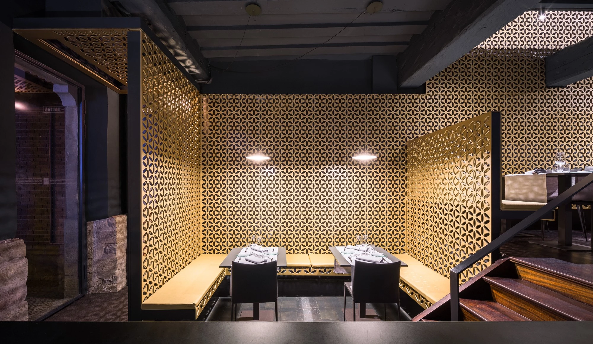 惊艳的西班牙餐厅设计，尊重传统与创新的完美结合-5