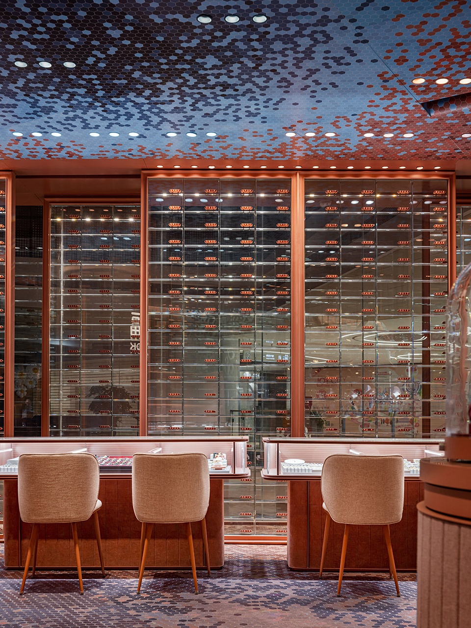 周大福重庆大悦城体验店 | 雾都元素融入珠宝展示-36