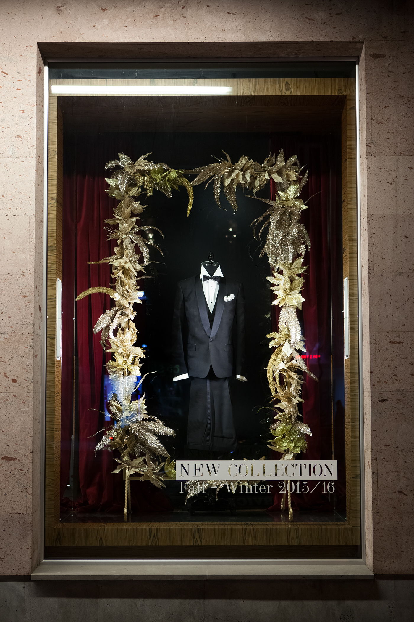 Anastasiya Gushchina丨服装店丨LaGalleria Christmas 2015 Window Display-6