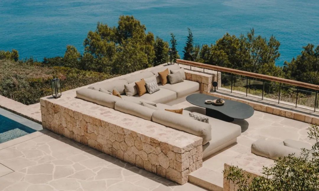 普罗旺斯葡萄园古老城堡重建丨建筑师Amelia Tavella-62